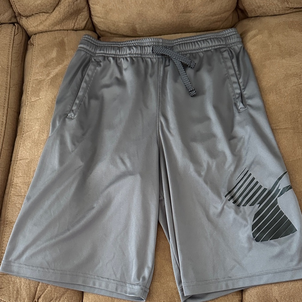 Under Armour boys Gray Logo Athletic Shorts
